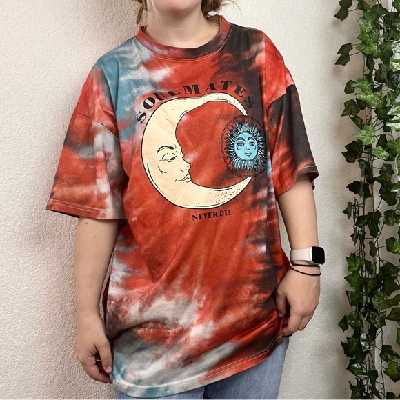 Oversized Tie Dye Shein Graphic Tee "Soulmates Never Dil" - Picture 2 of 16